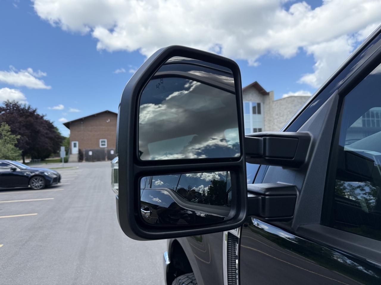 2017 Ford F-250 LARIAT Photo