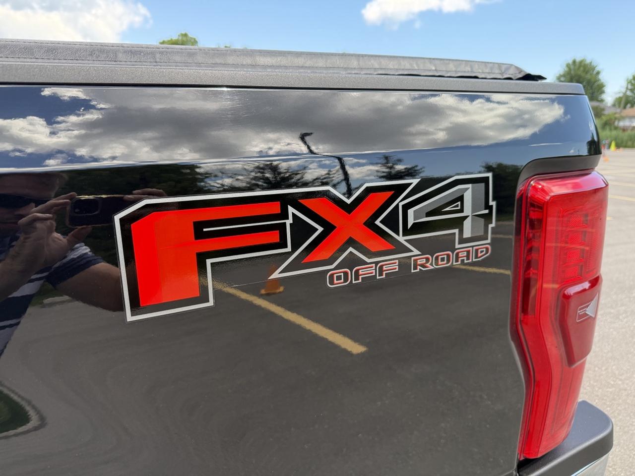 2017 Ford F-250 LARIAT Photo