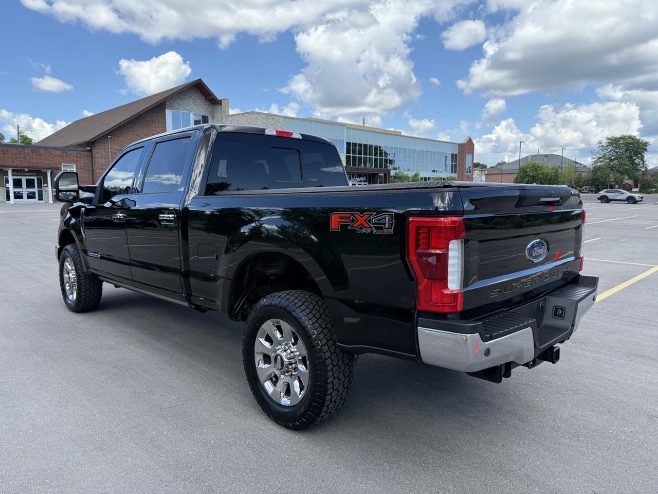 2017 Ford F-250 LARIAT Photo
