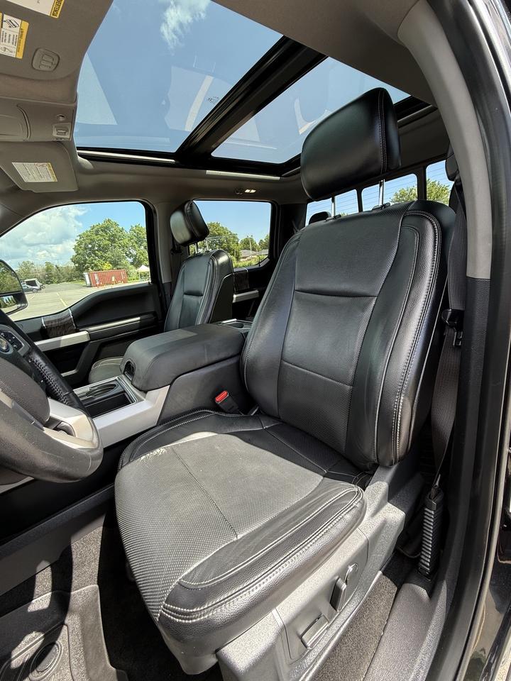 2017 Ford F-250 LARIAT Photo