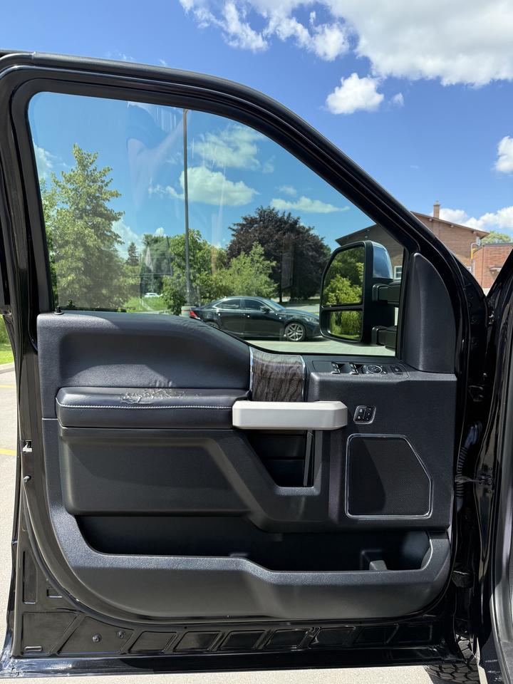 2017 Ford F-250 LARIAT Photo