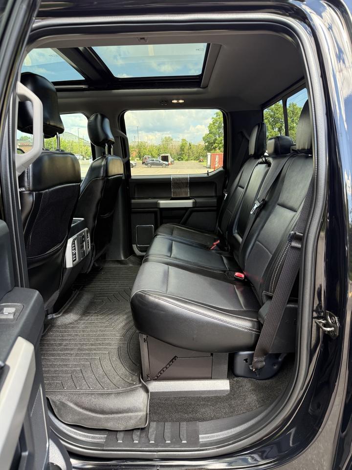 2017 Ford F-250 LARIAT Photo