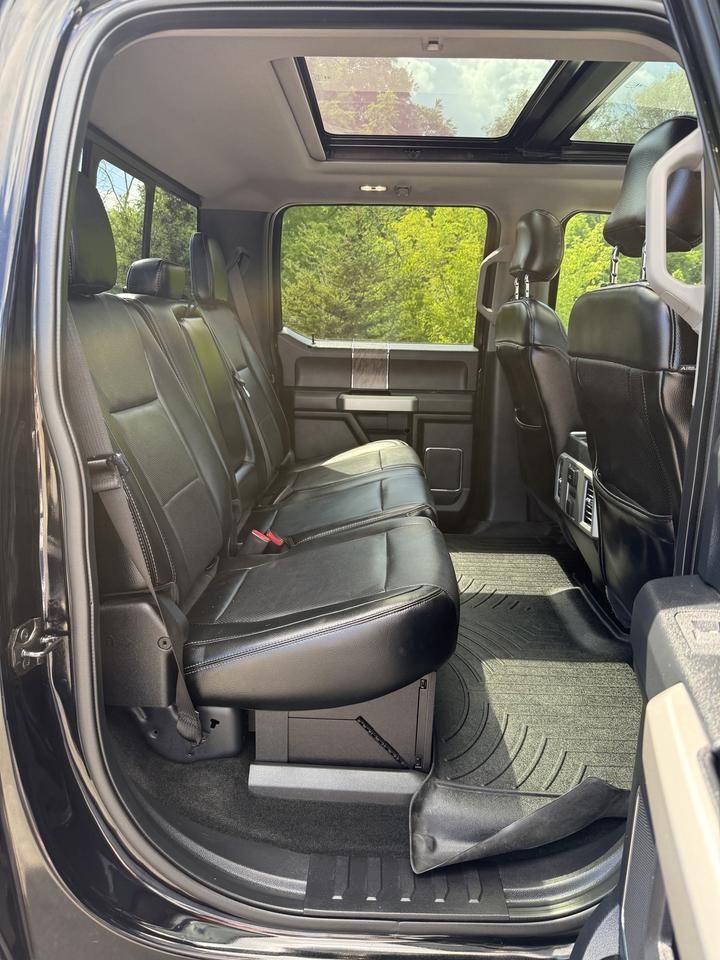 2017 Ford F-250 LARIAT Photo