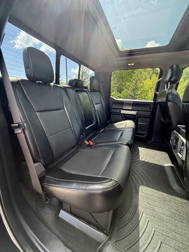 2017 Ford F-250 LARIAT Photo