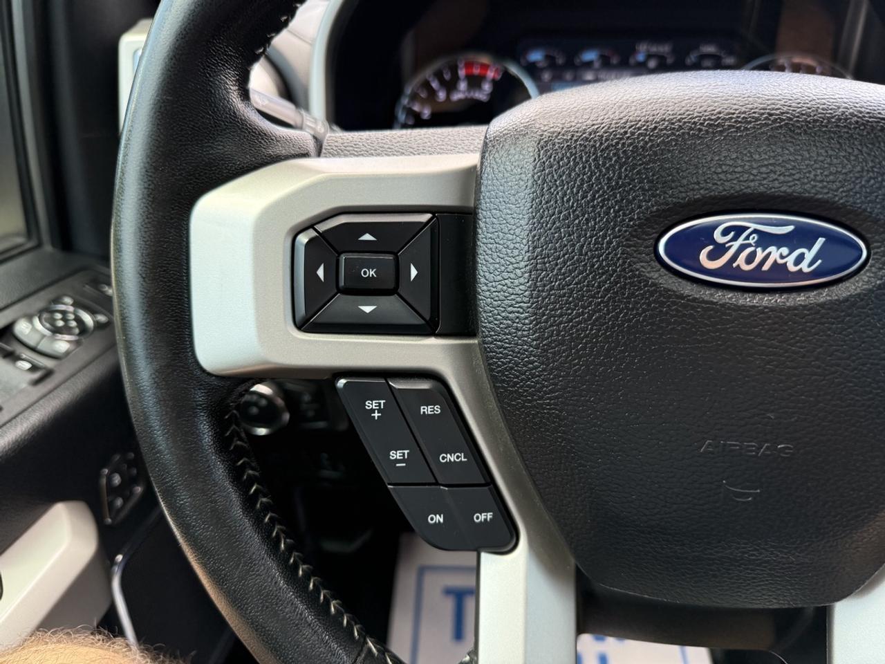 2017 Ford F-250 LARIAT Photo