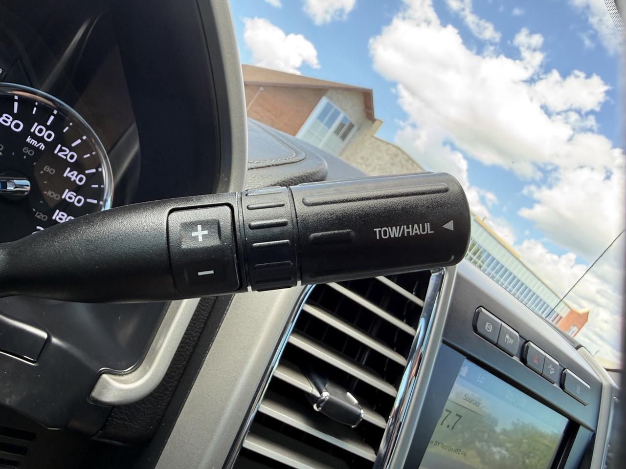 2017 Ford F-250 LARIAT Photo