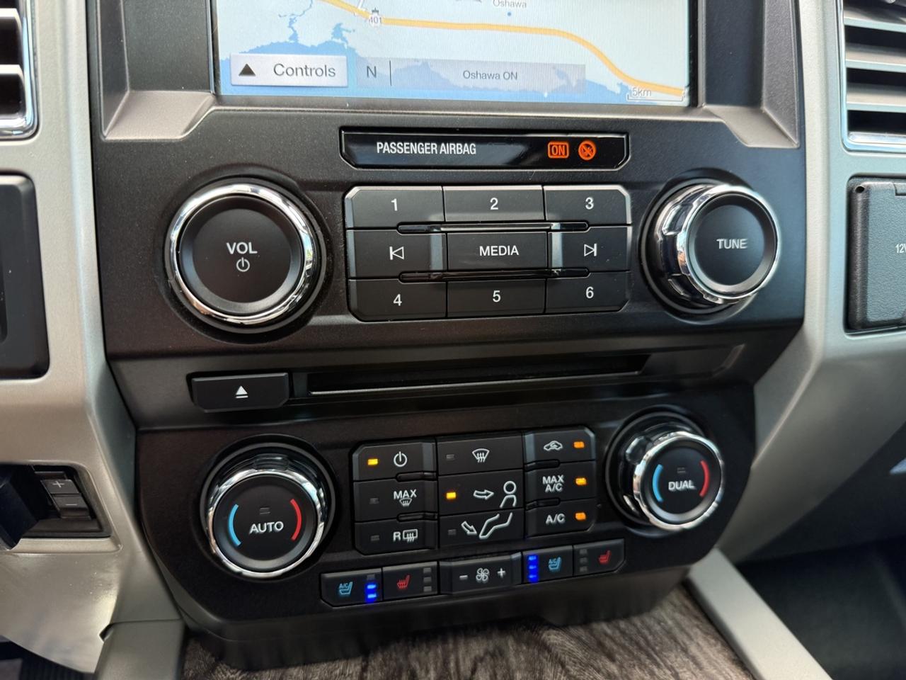 2017 Ford F-250 LARIAT Photo