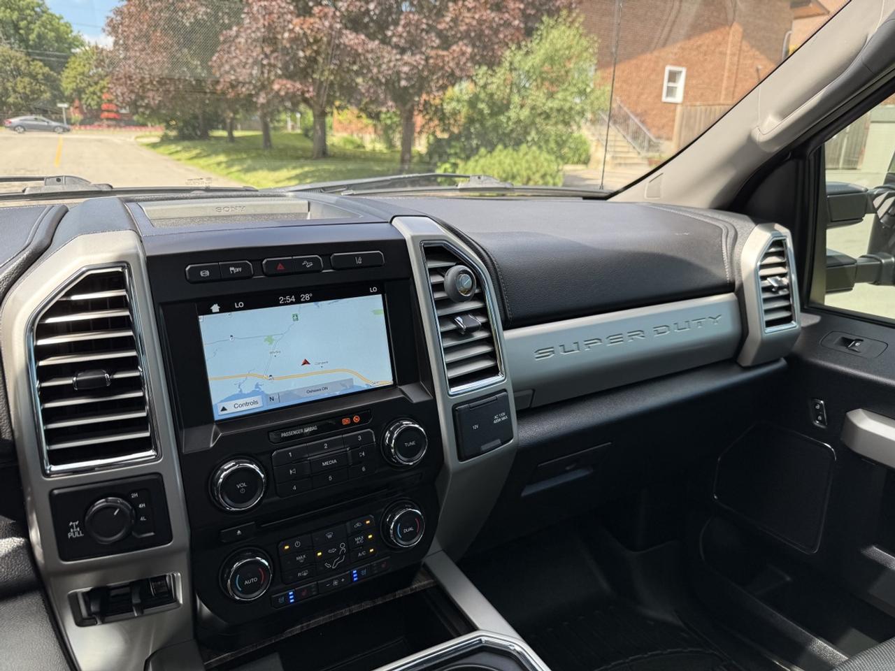 2017 Ford F-250 LARIAT Photo