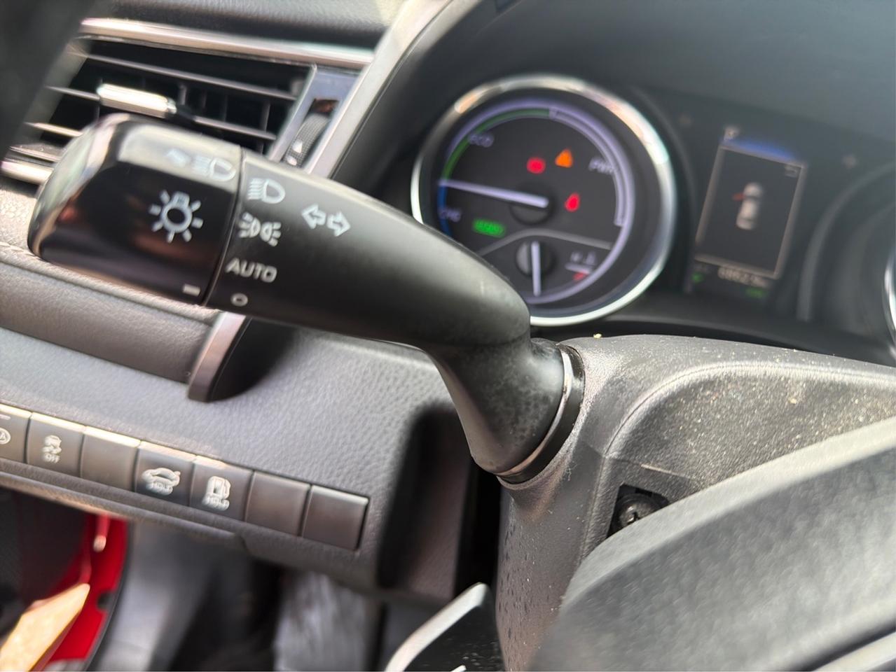 2019 Toyota Camry Hybrid SE-HYBRID Photo