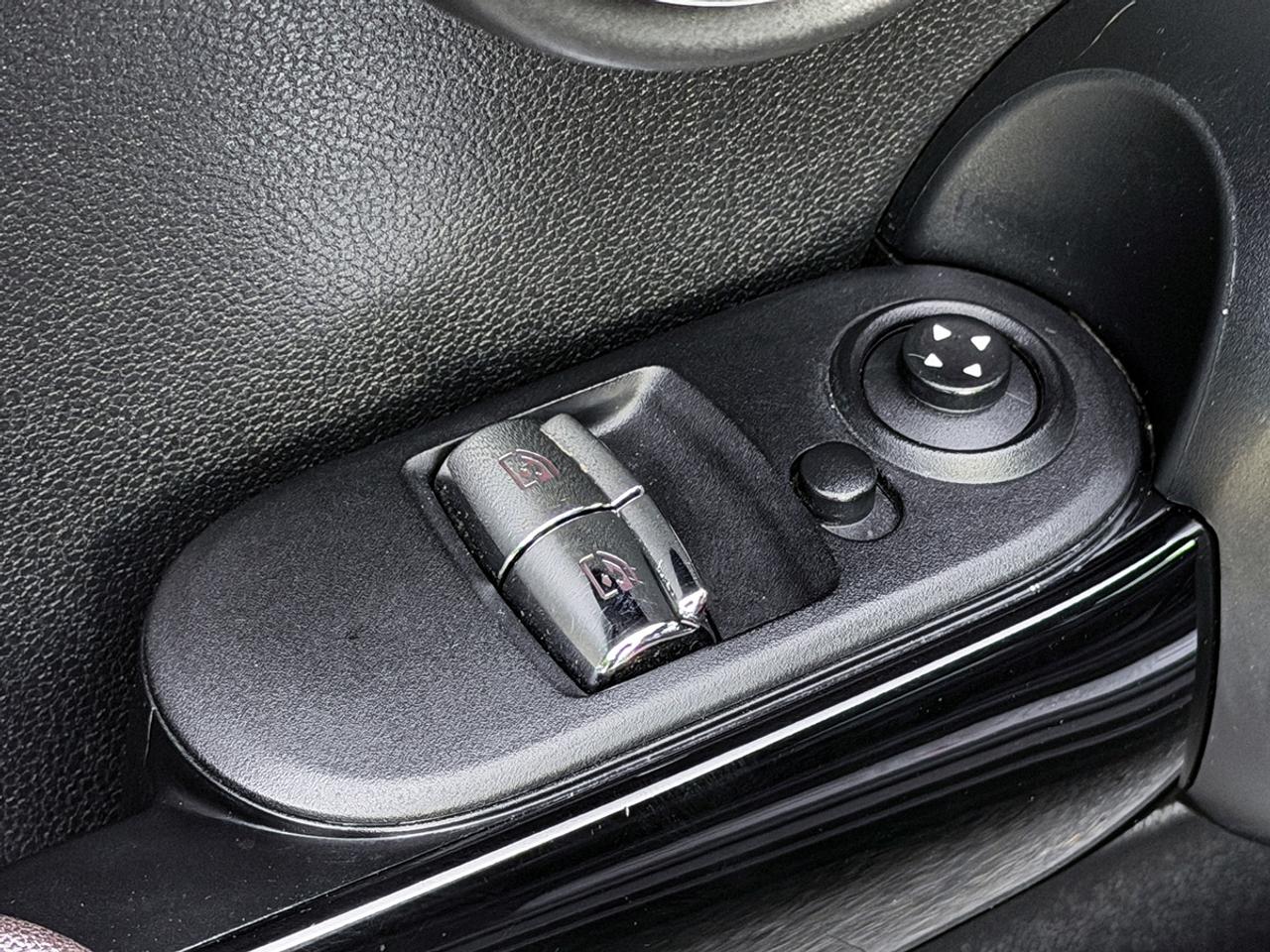 2016 MINI Cooper S 3Dr w/Tech Pkg Photo