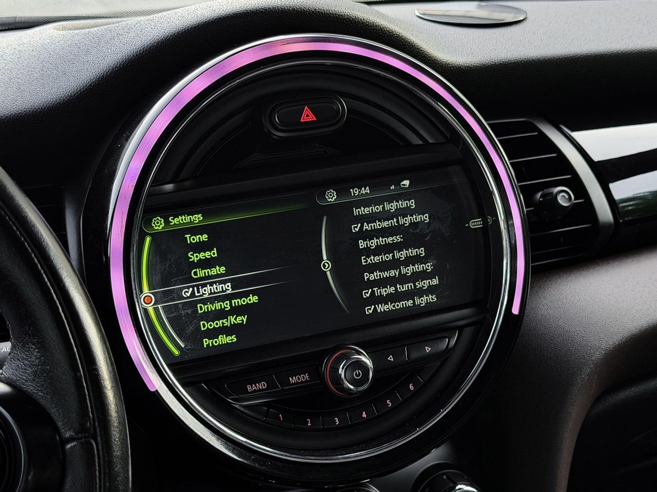 2016 MINI Cooper S 3Dr w/Tech Pkg Photo