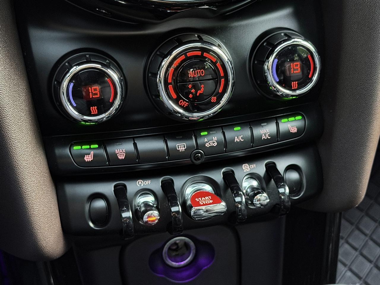 2016 MINI Cooper S 3Dr w/Tech Pkg Photo