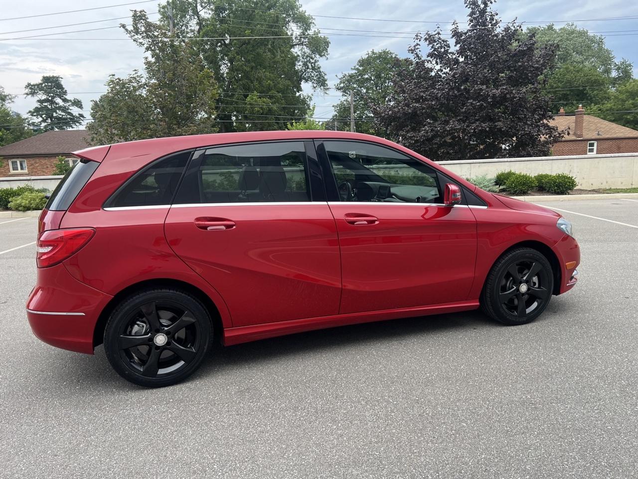 2014 Mercedes-Benz B-Class B 250 Photo