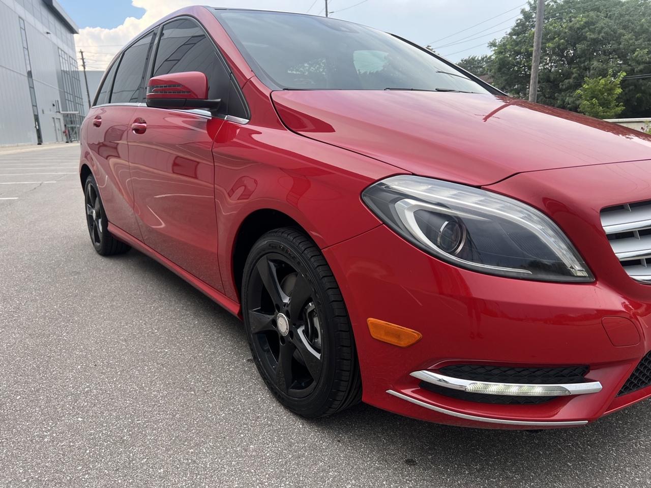 2014 Mercedes-Benz B-Class B 250 Photo