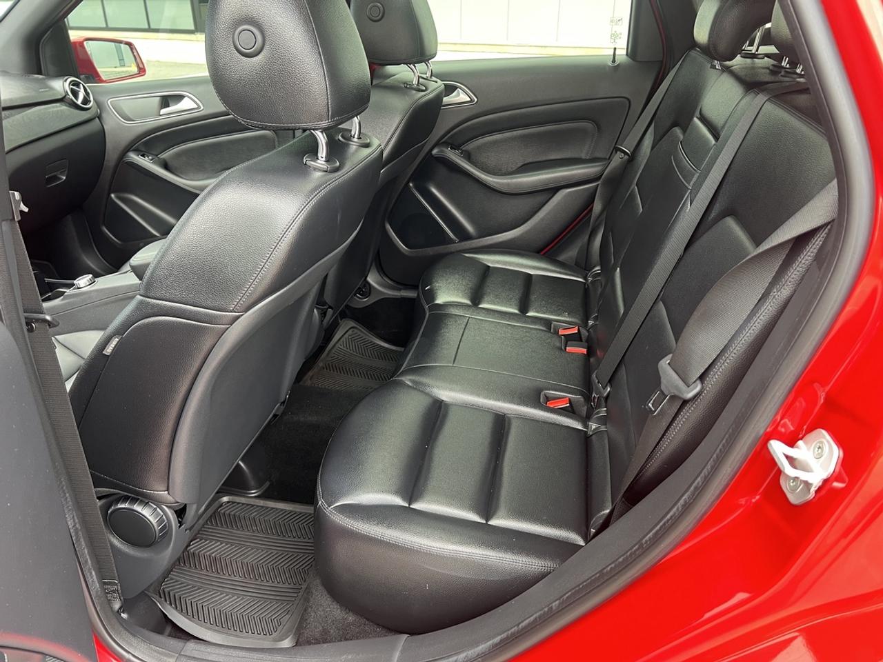 2014 Mercedes-Benz B-Class B 250 Photo