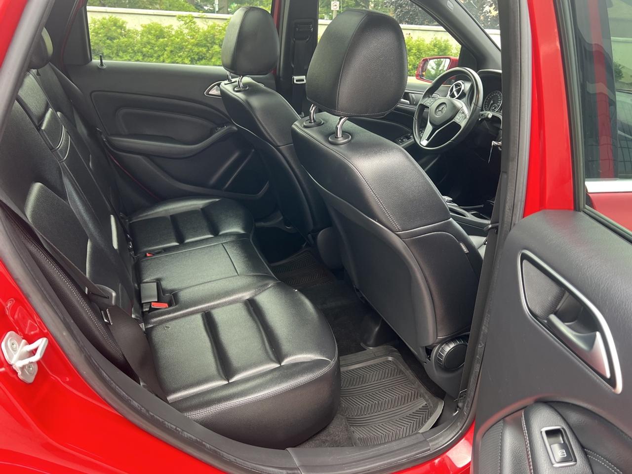 2014 Mercedes-Benz B-Class B 250 Photo