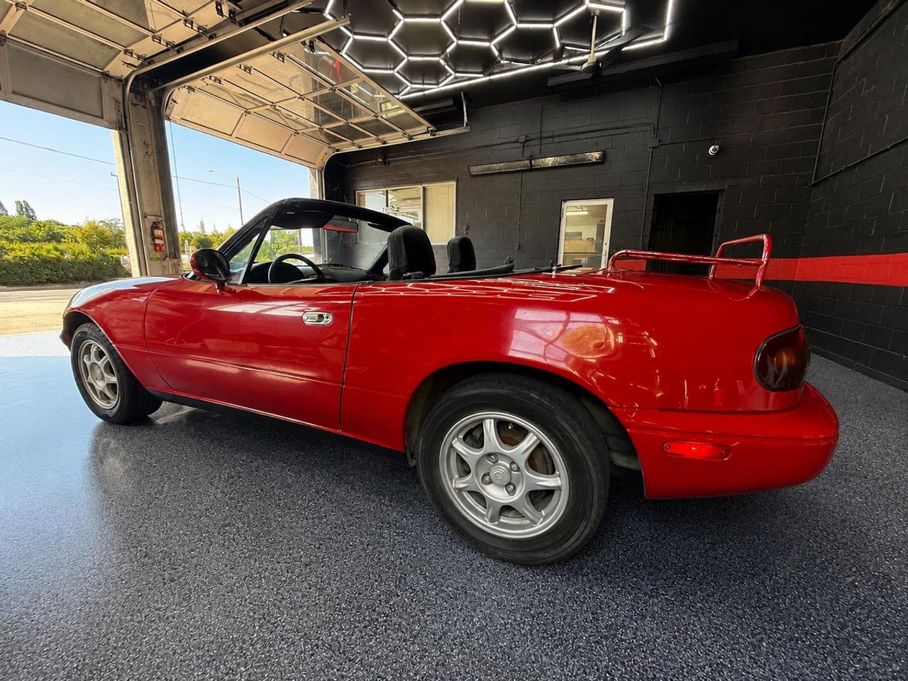 1996 Mazda Miata 5-Speed Convertible! Photo