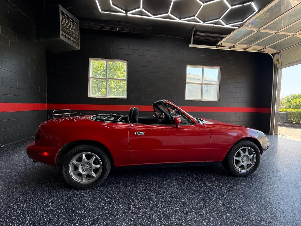 1996 Mazda Miata 5-Speed Convertible! Photo