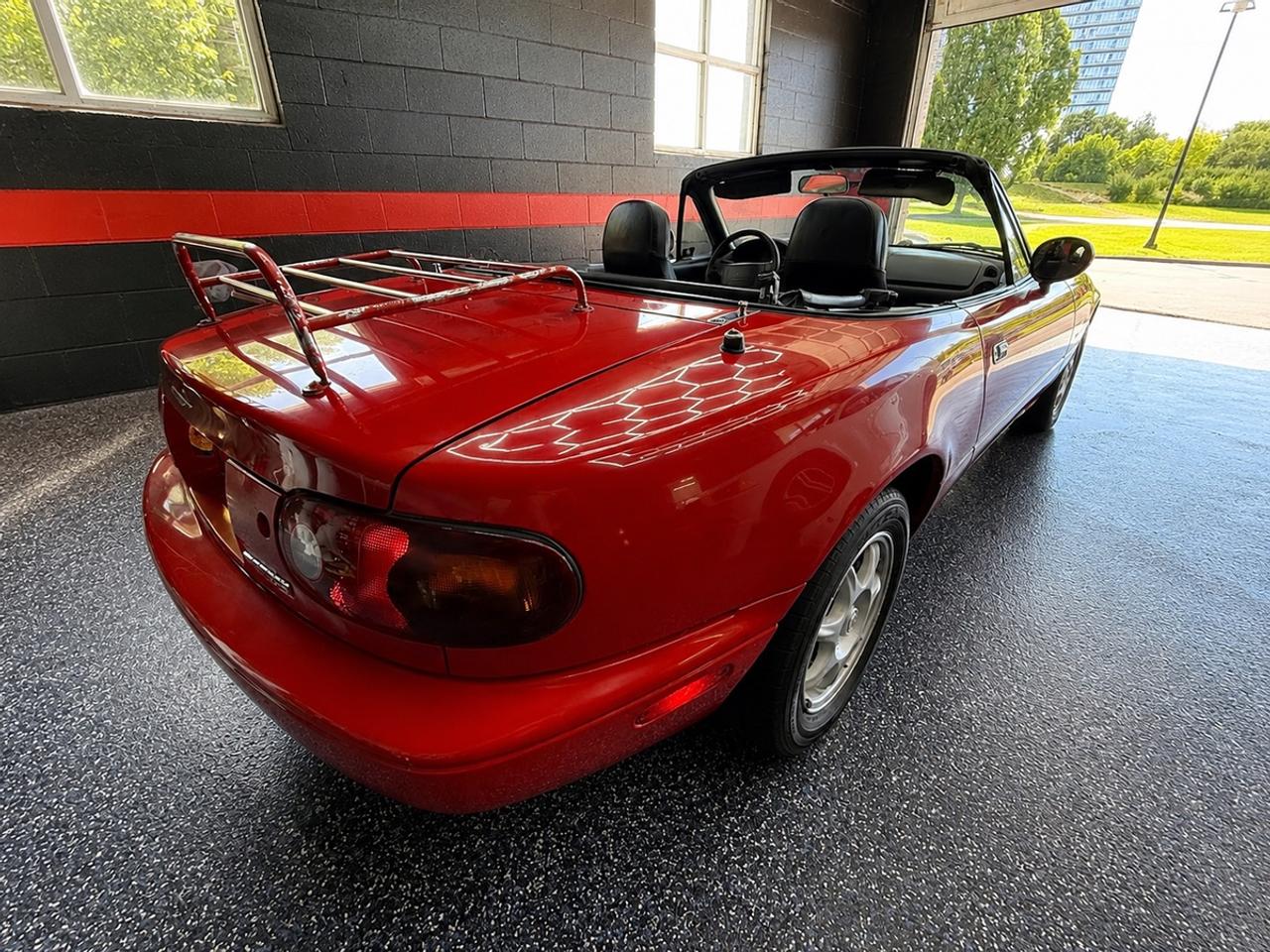 1996 Mazda Miata 5-Speed Convertible! Photo