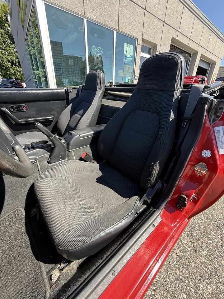 1996 Mazda Miata 5-Speed Convertible! Photo
