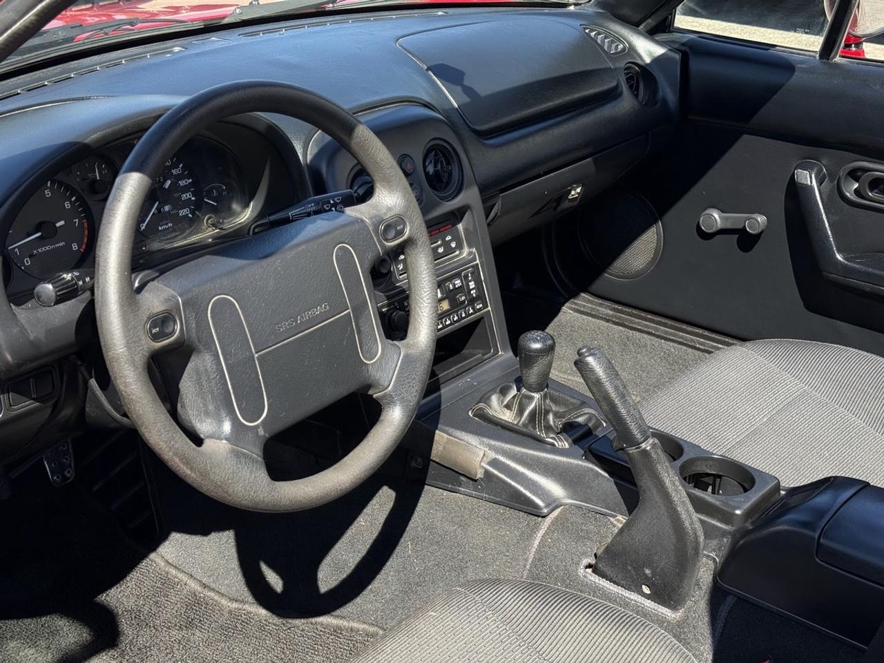 1996 Mazda Miata 5-Speed Convertible! Photo