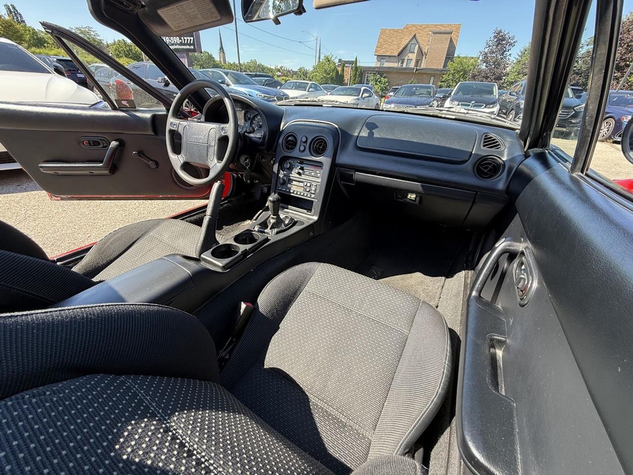 1996 Mazda Miata 5-Speed Convertible! Photo