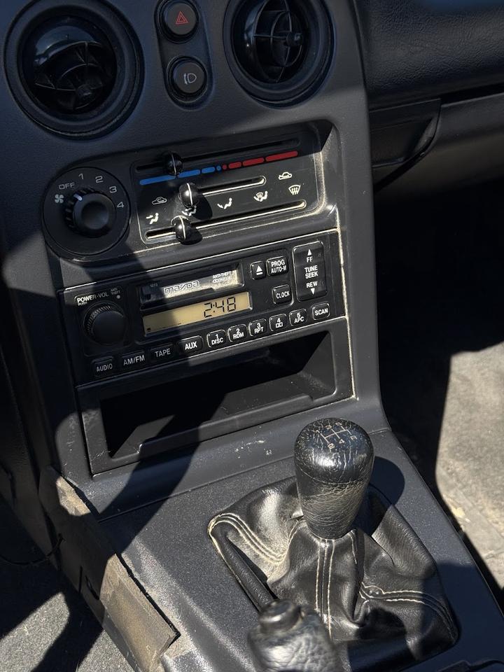 1996 Mazda Miata 5-Speed Convertible! Photo