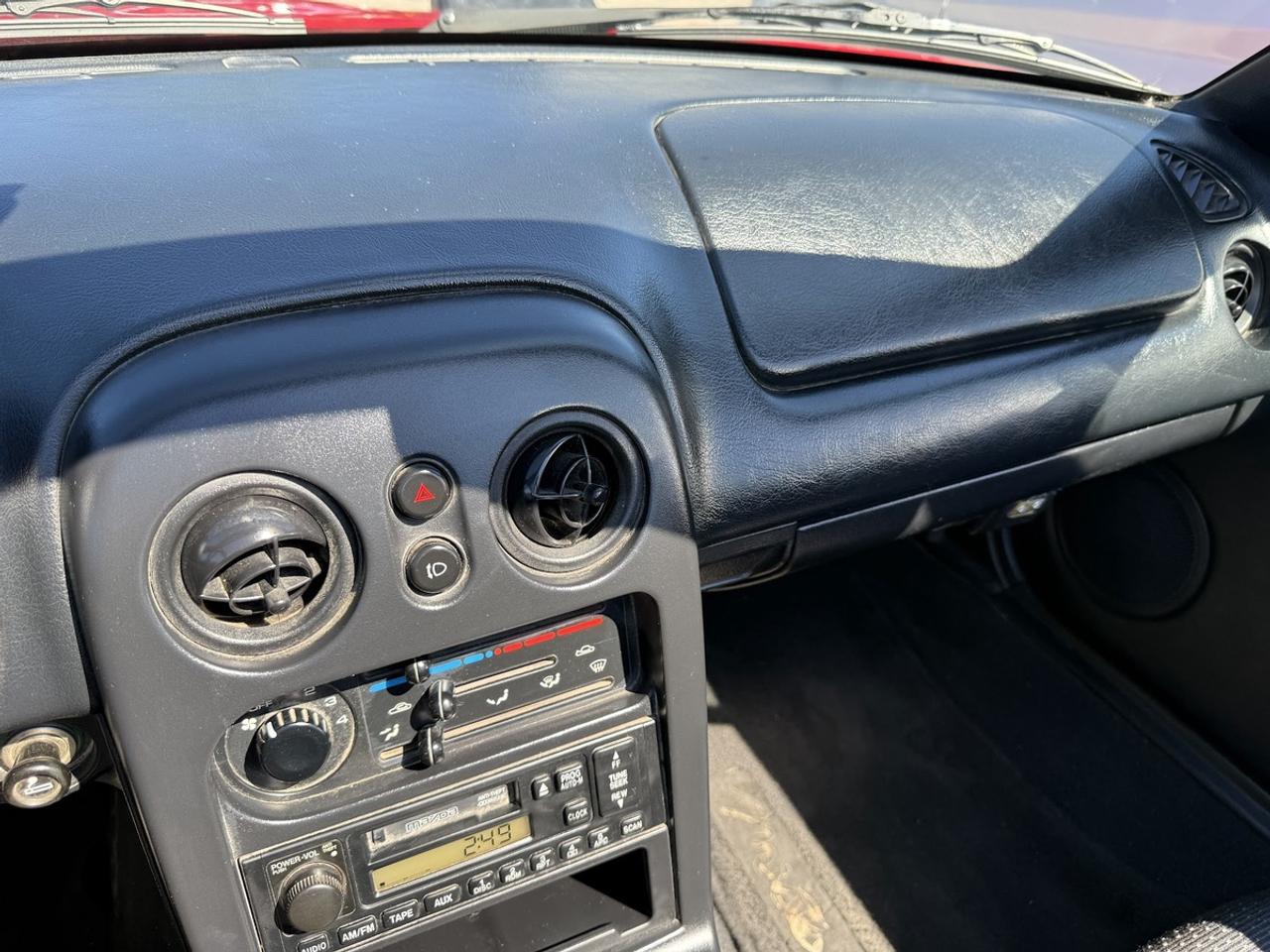 1996 Mazda Miata 5-Speed Convertible! Photo