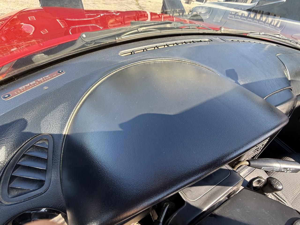 1996 Mazda Miata 5-Speed Convertible! Photo