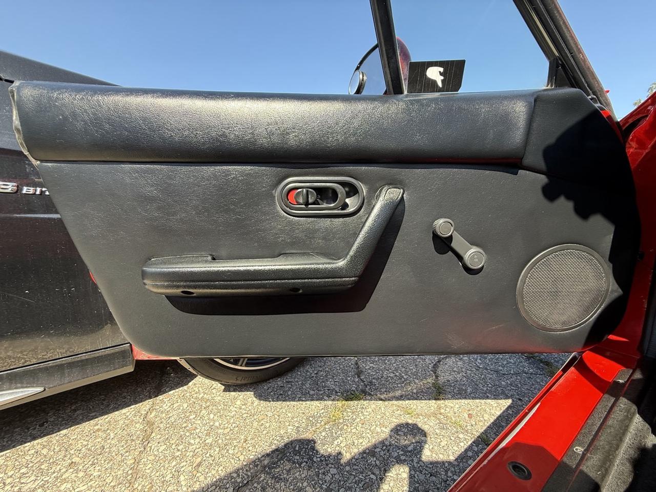 1996 Mazda Miata 5-Speed Convertible! Photo