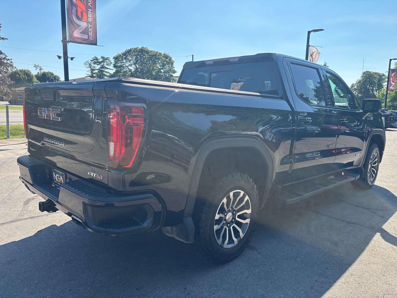 2021 GMC Sierra 1500 AT4 4WD Navigation Leather One Owner Clean CAR Photo