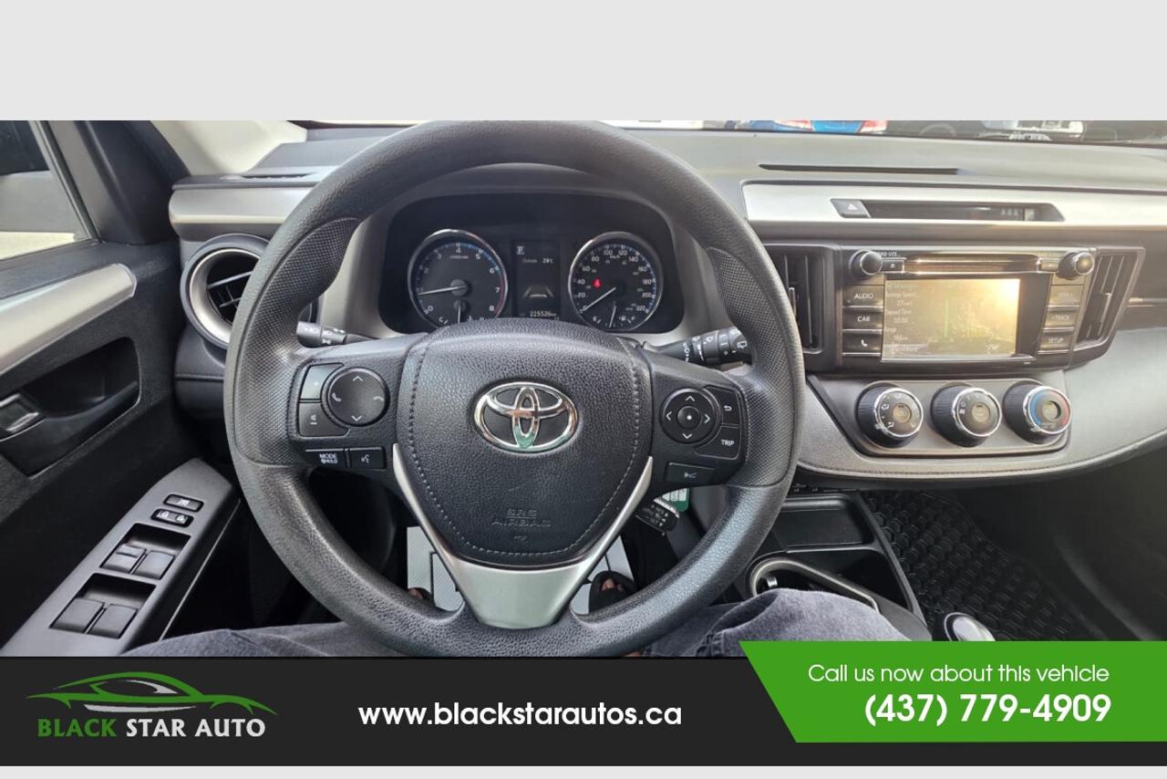 2017 Toyota RAV4  Photo