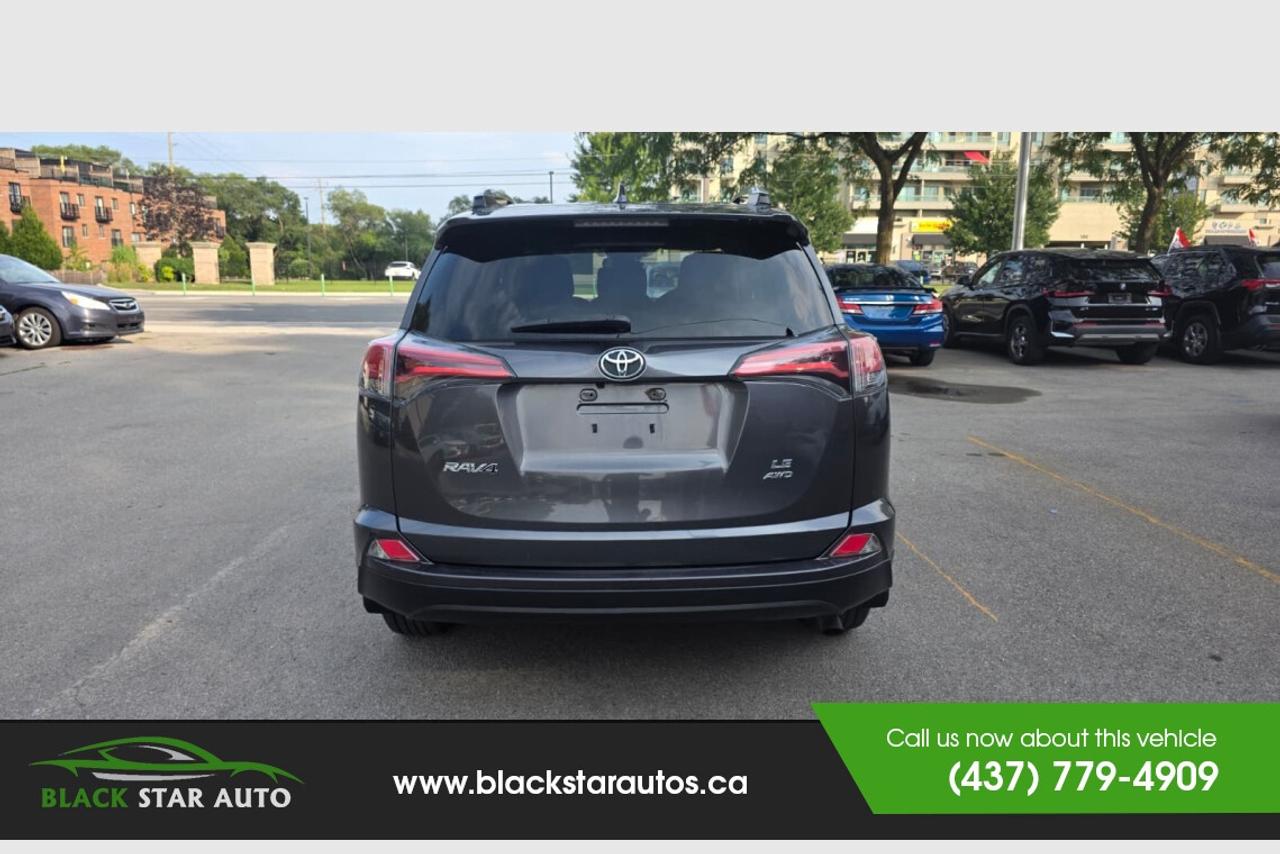 2017 Toyota RAV4  Photo