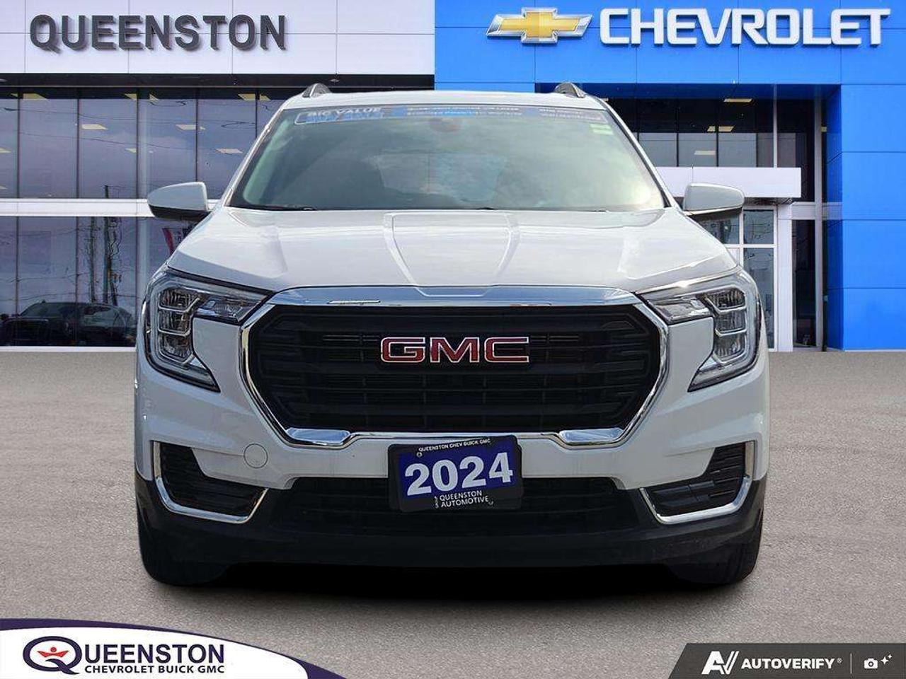 2024 GMC Terrain SLE   OFF LEASE   WELL MAINTAINED   CARPLAY Photo