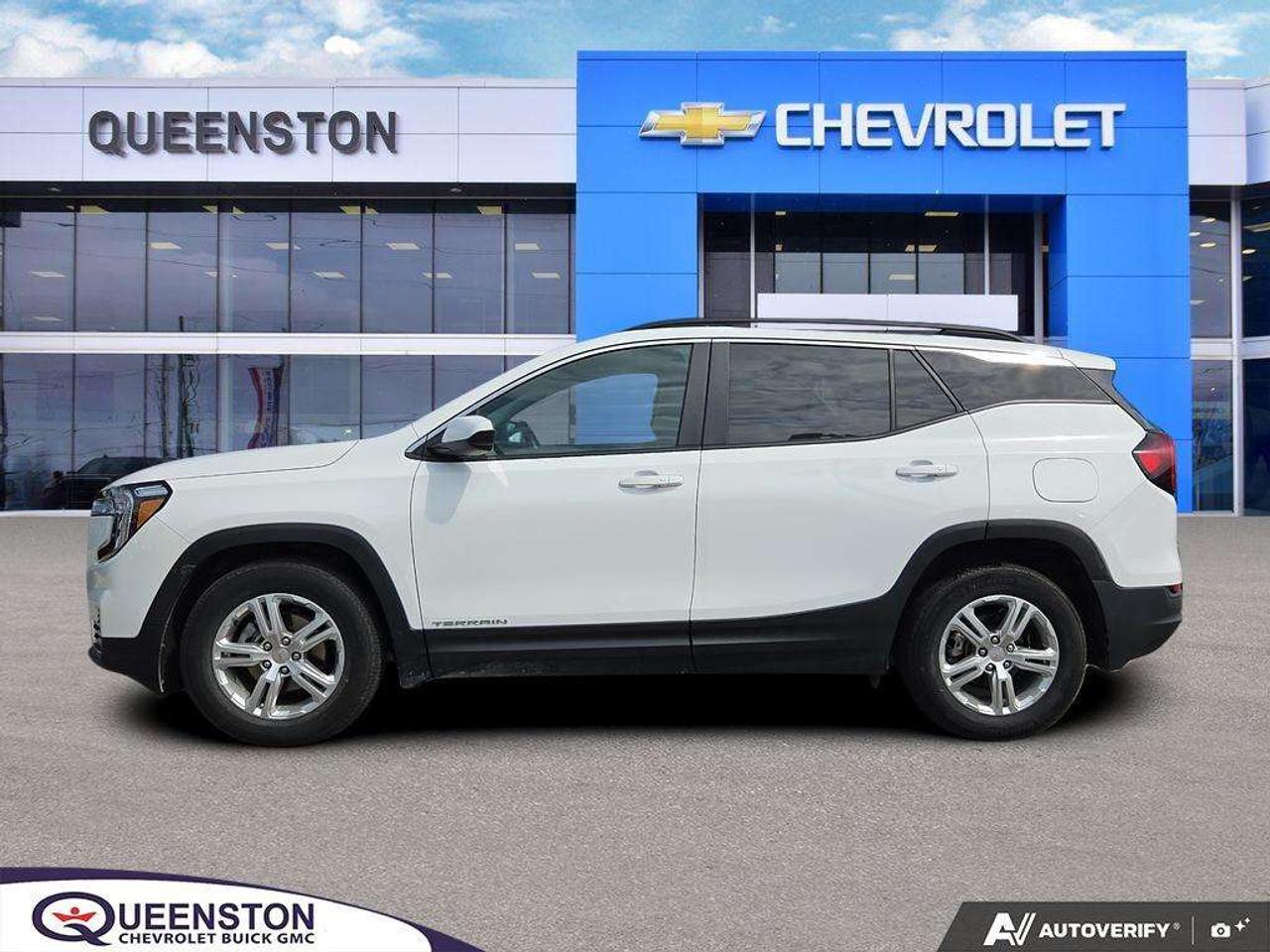 2024 GMC Terrain SLE   OFF LEASE   WELL MAINTAINED   CARPLAY Photo