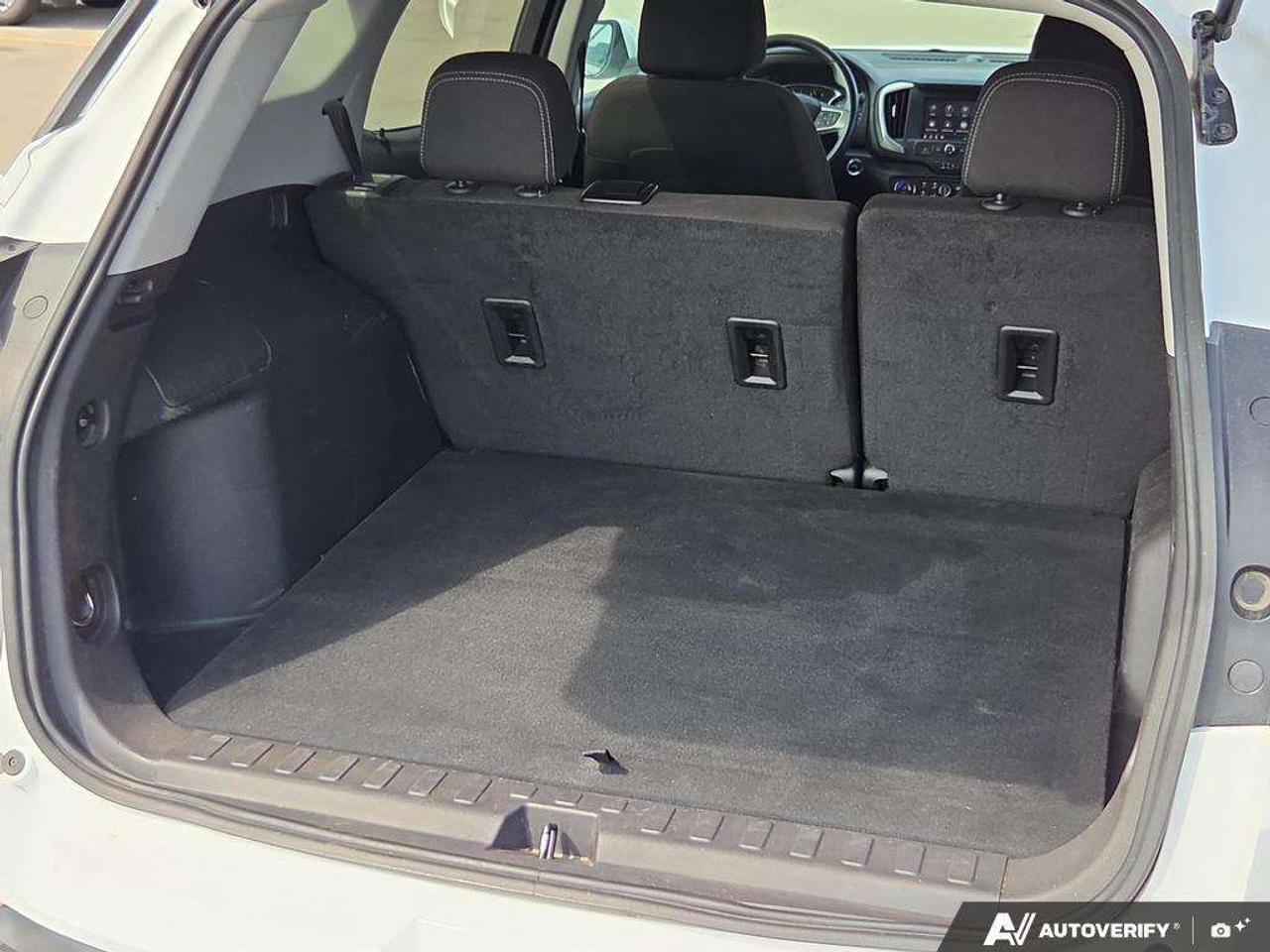 2024 GMC Terrain SLE   OFF LEASE   WELL MAINTAINED   CARPLAY Photo