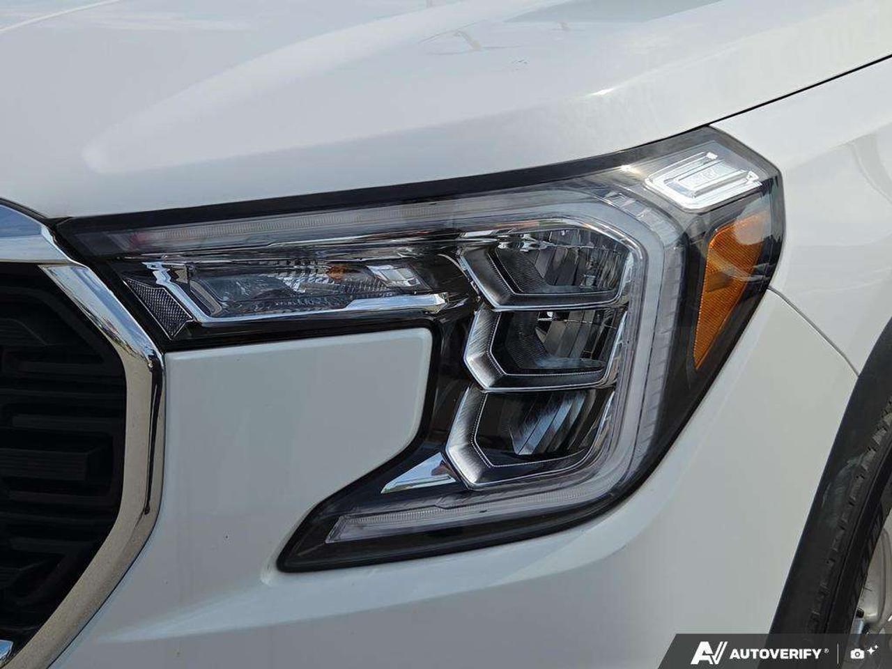 2024 GMC Terrain SLE   OFF LEASE   WELL MAINTAINED   CARPLAY Photo
