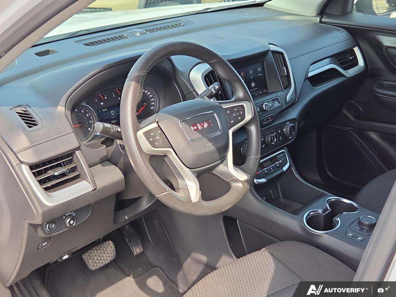 2024 GMC Terrain SLE   OFF LEASE   WELL MAINTAINED   CARPLAY Photo