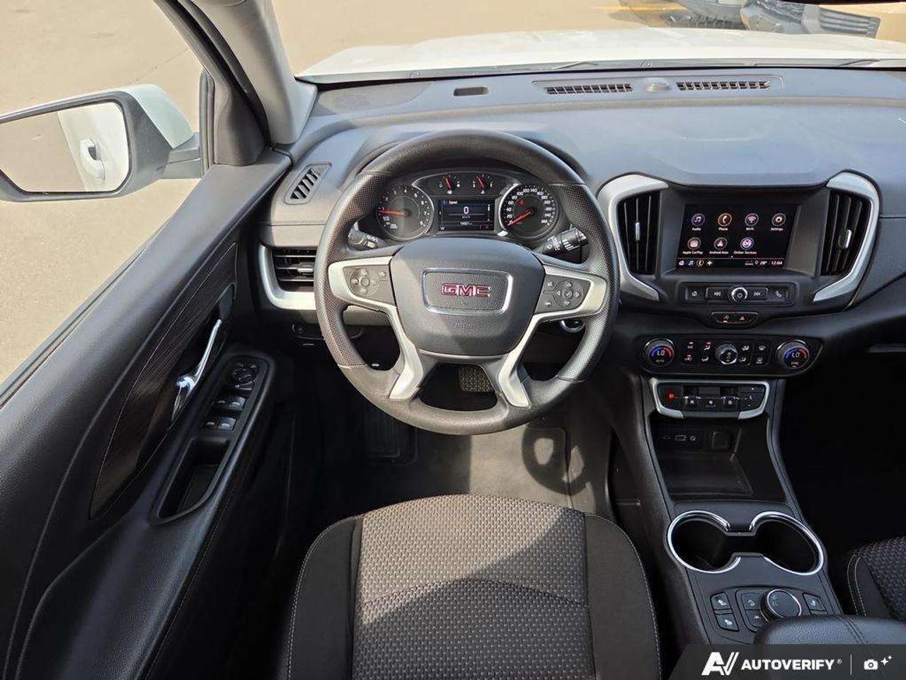 2024 GMC Terrain SLE   OFF LEASE   WELL MAINTAINED   CARPLAY Photo
