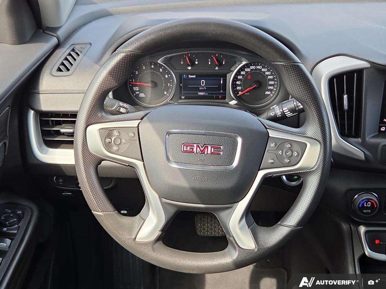 2024 GMC Terrain SLE   OFF LEASE   WELL MAINTAINED   CARPLAY Photo