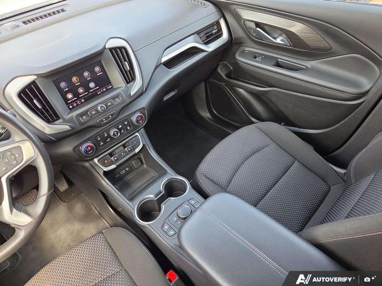 2024 GMC Terrain SLE   OFF LEASE   WELL MAINTAINED   CARPLAY Photo