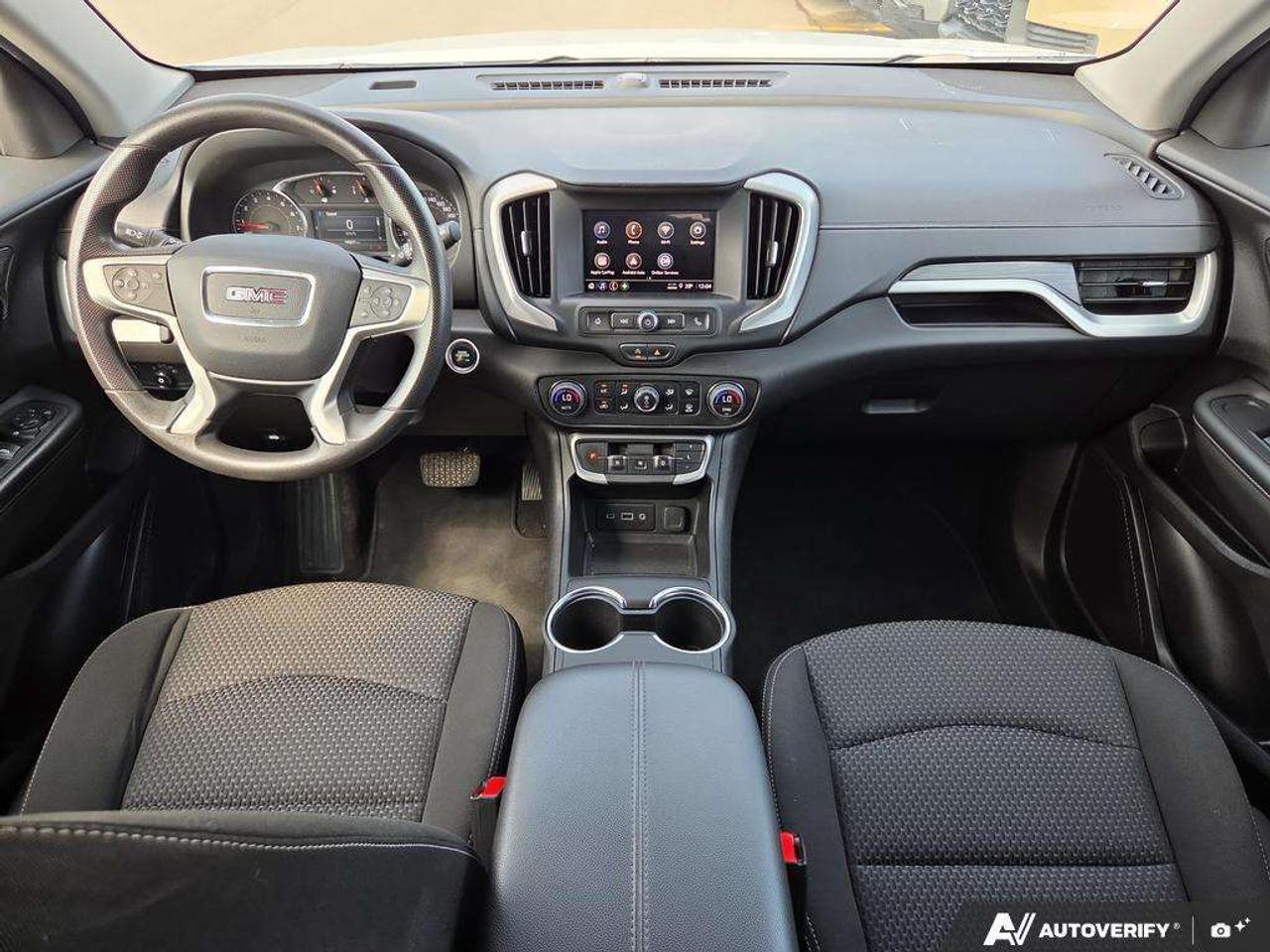 2024 GMC Terrain SLE   OFF LEASE   WELL MAINTAINED   CARPLAY Photo