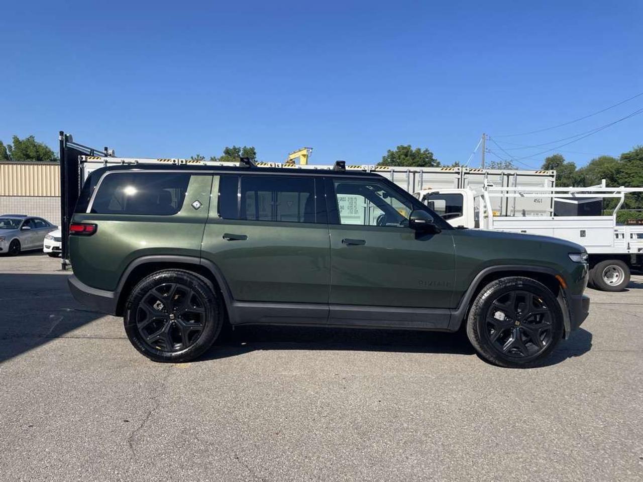 2025 Rivian R1S Adventure PKG - MAX PACK   GEN 2   660km RANGE! Photo