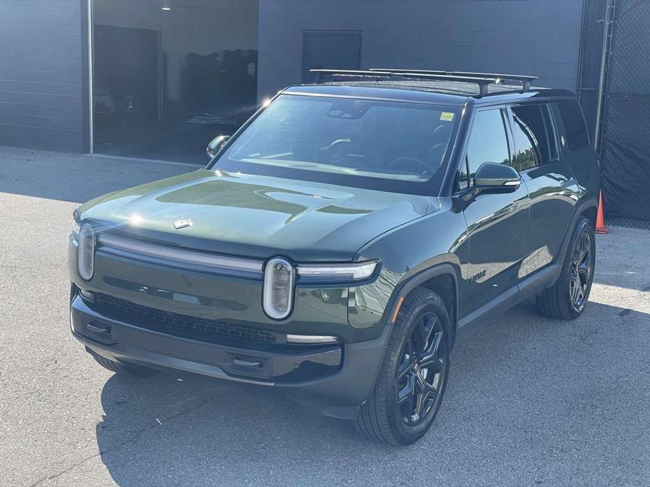 2025 Rivian R1S Adventure PKG - MAX PACK   GEN 2   660km RANGE! Photo