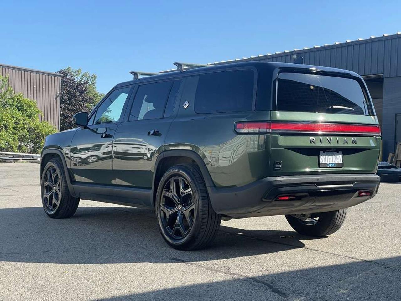 2025 Rivian R1S Adventure PKG - MAX PACK   GEN 2   660km RANGE! Photo