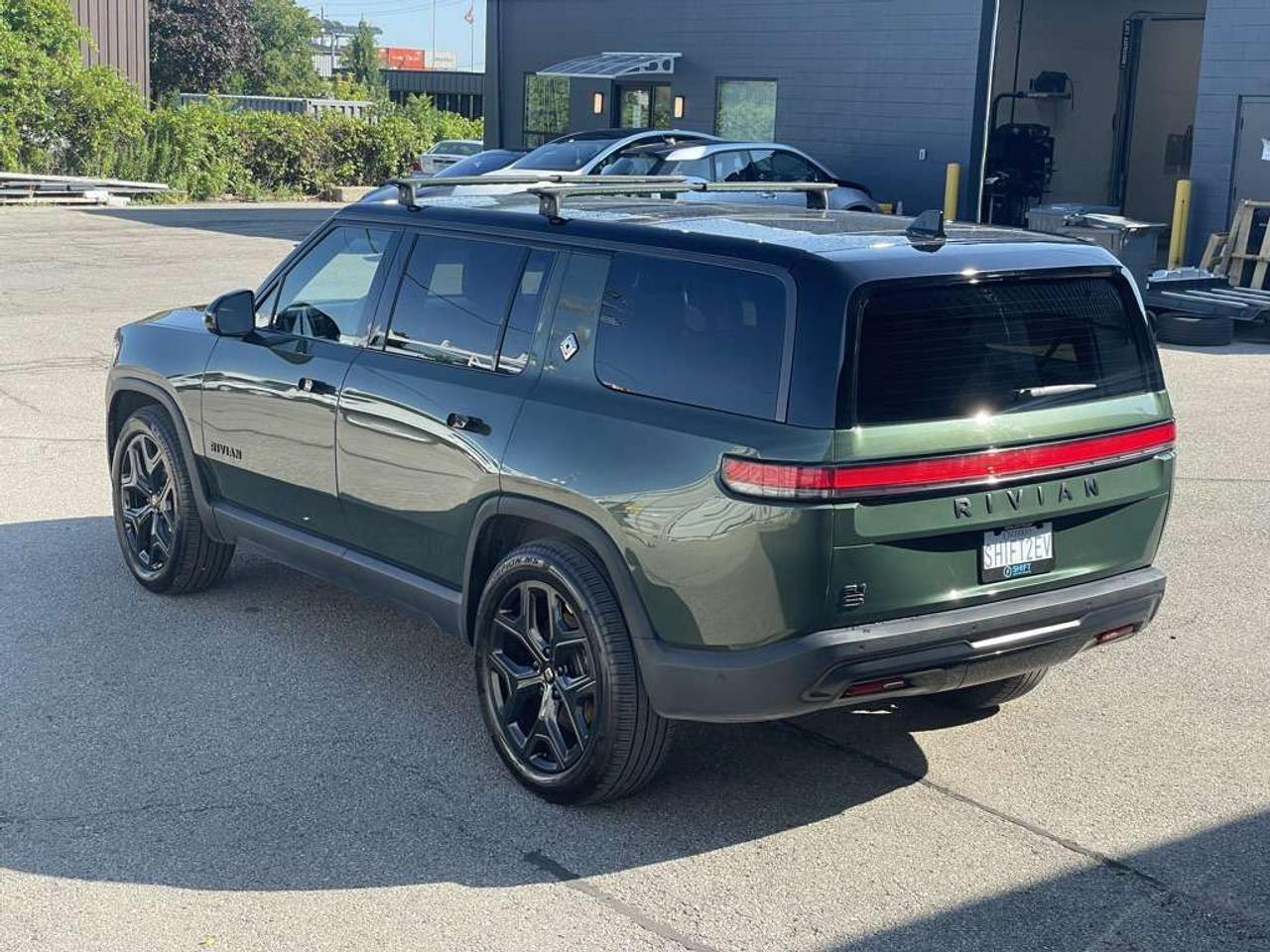 2025 Rivian R1S Adventure PKG - MAX PACK   GEN 2   660km RANGE! Photo