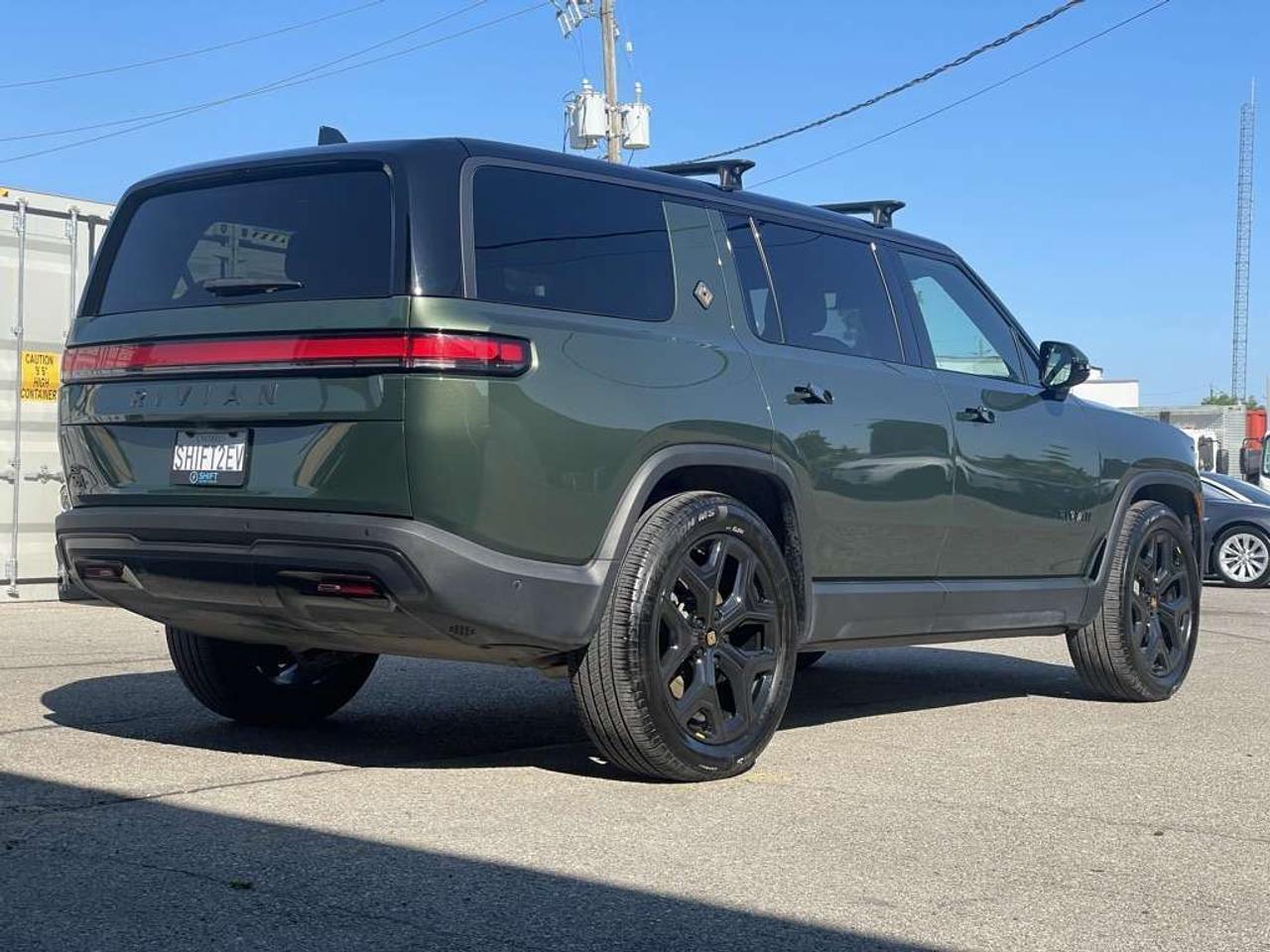 2025 Rivian R1S Adventure PKG - MAX PACK   GEN 2   660km RANGE! Photo