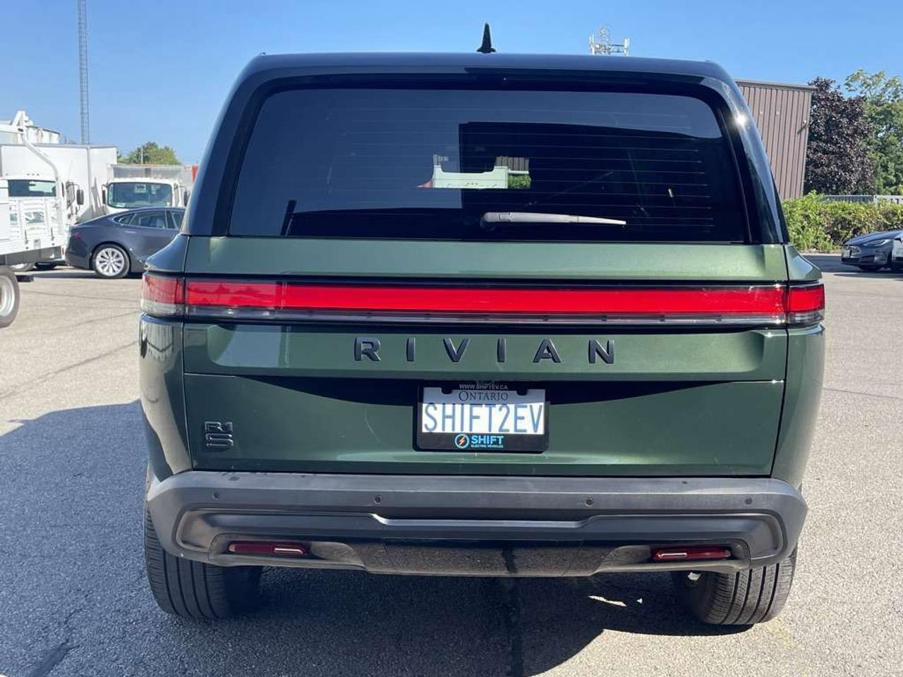 2025 Rivian R1S Adventure PKG - MAX PACK   GEN 2   660km RANGE! Photo