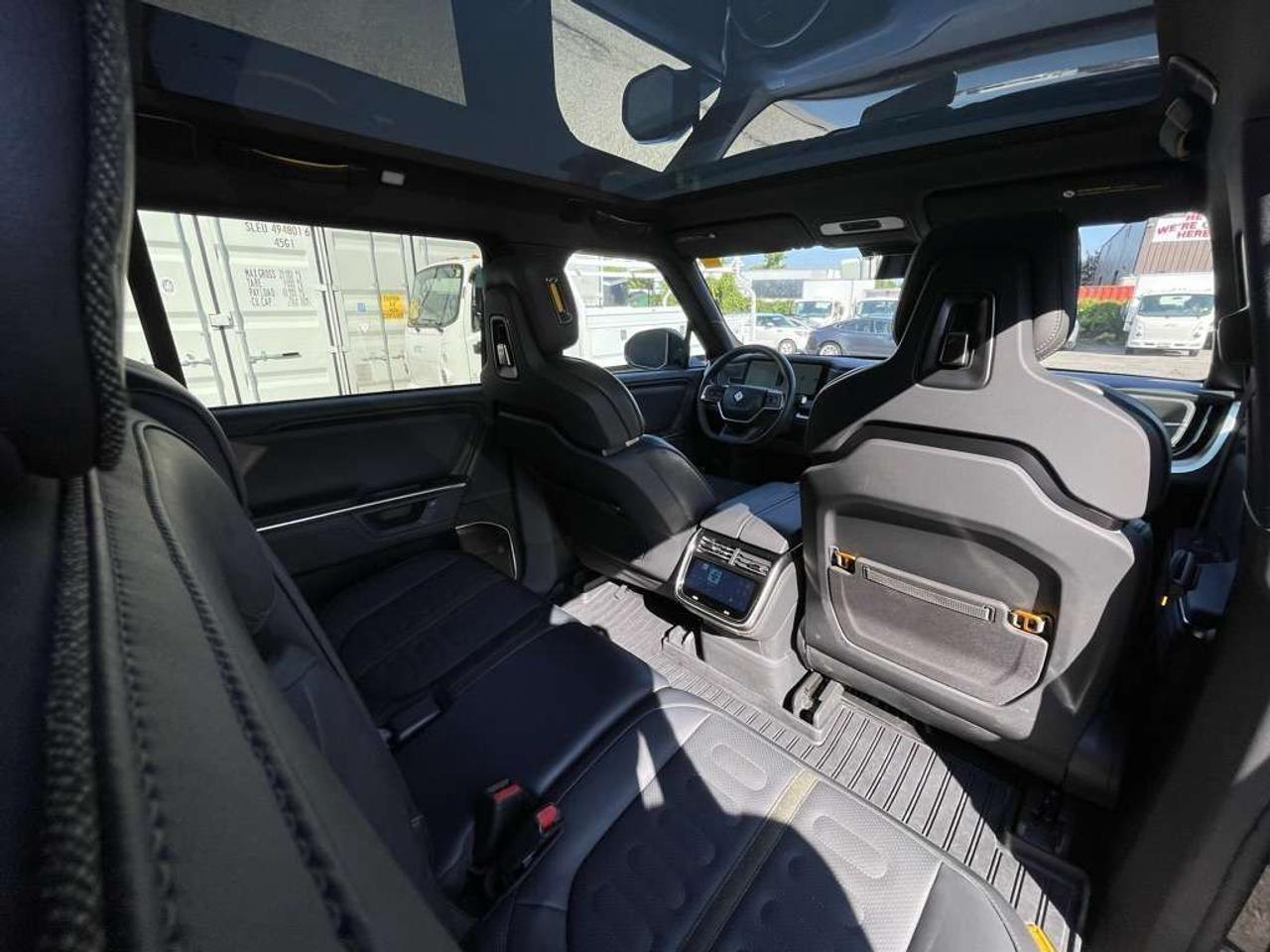 2025 Rivian R1S Adventure PKG - MAX PACK   GEN 2   660km RANGE! Photo