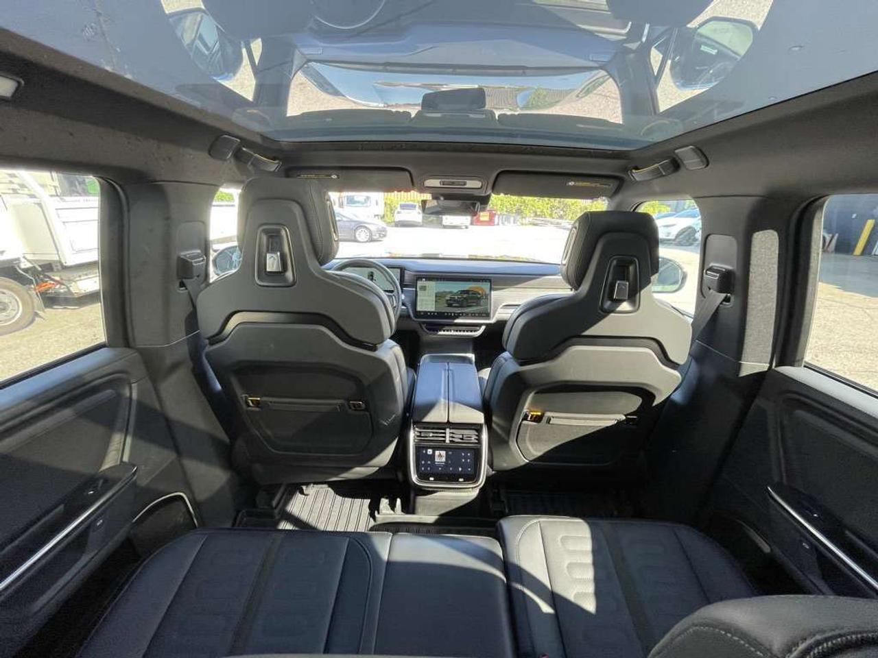 2025 Rivian R1S Adventure PKG - MAX PACK   GEN 2   660km RANGE! Photo
